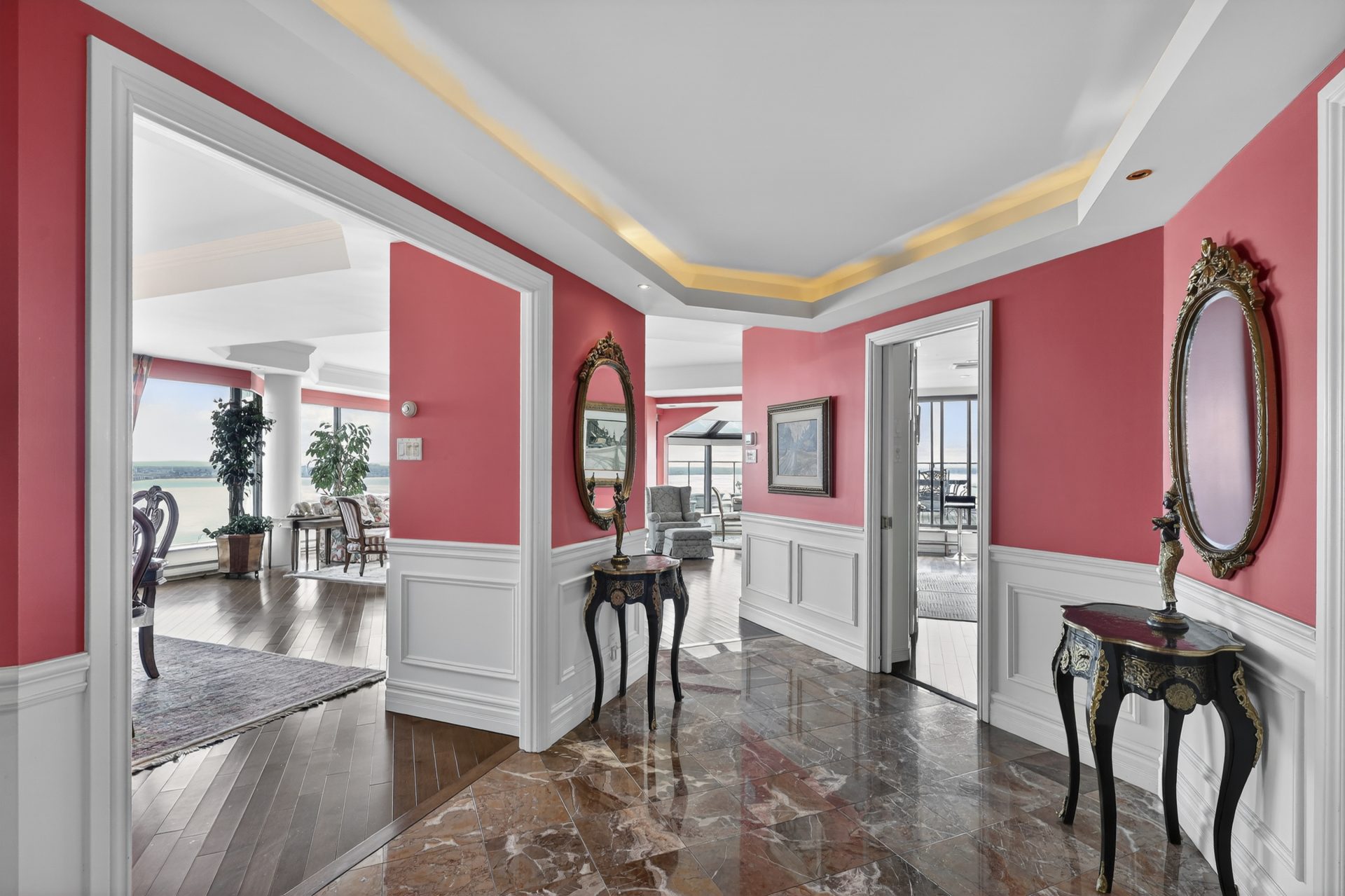 11 rue O'Reilly, Penthouse, vente record ile des soeurs, carl remillard fontaine, courtier immobilier de luxe